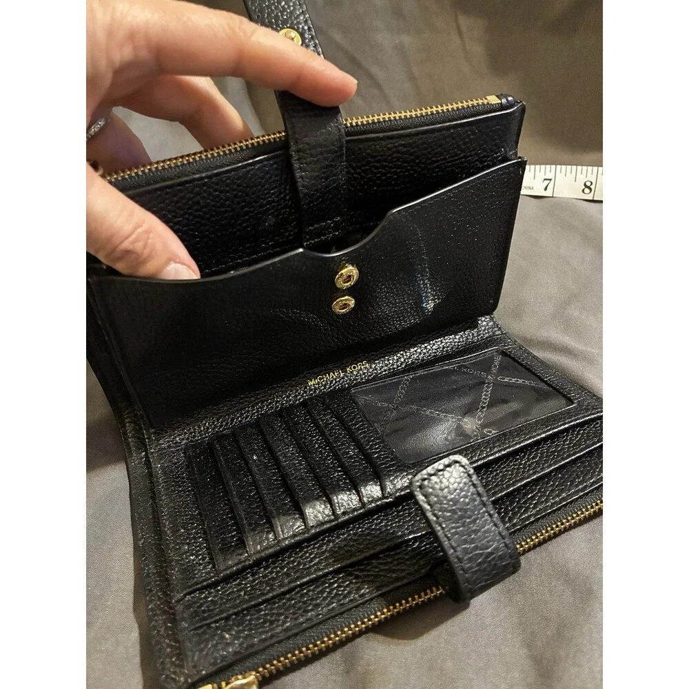 Michael Kors Jet Set Signature Multifunction Wristlet Wallet Billfold Black Gold